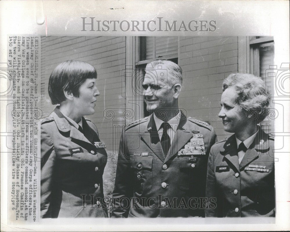 1969 Press Photo william westmoreland women graduates - Historic Images