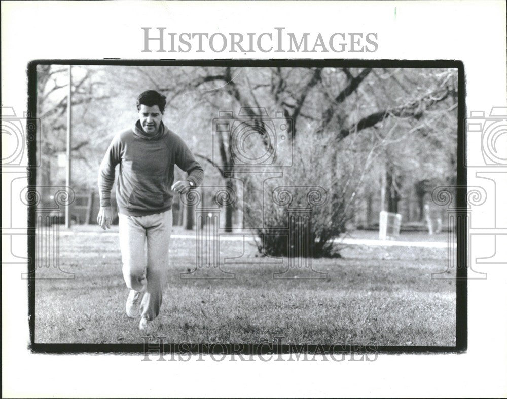 1990 Press Photo Brux Austin Detroit Monthly Editor - Historic Images