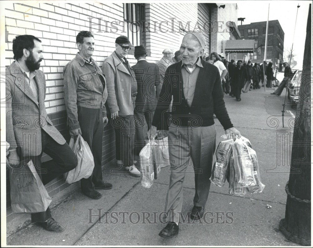 1981 Press Photo Clarence Dunkle Rtd. steelworker - Historic Images