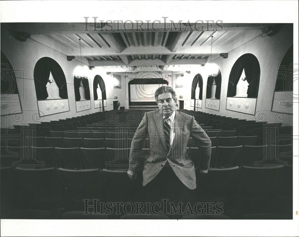 1982 Press Photo Hy Armeling Marquis Theatre - Historic Images