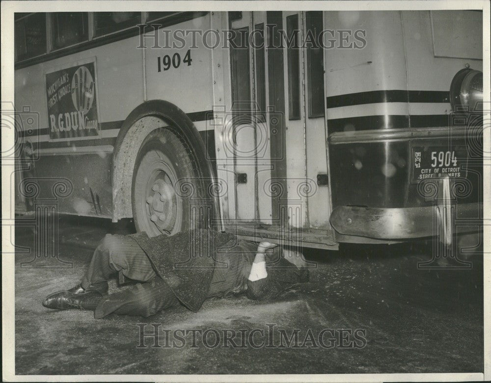 1942 Press Photo D.S.R. Accidents - Historic Images