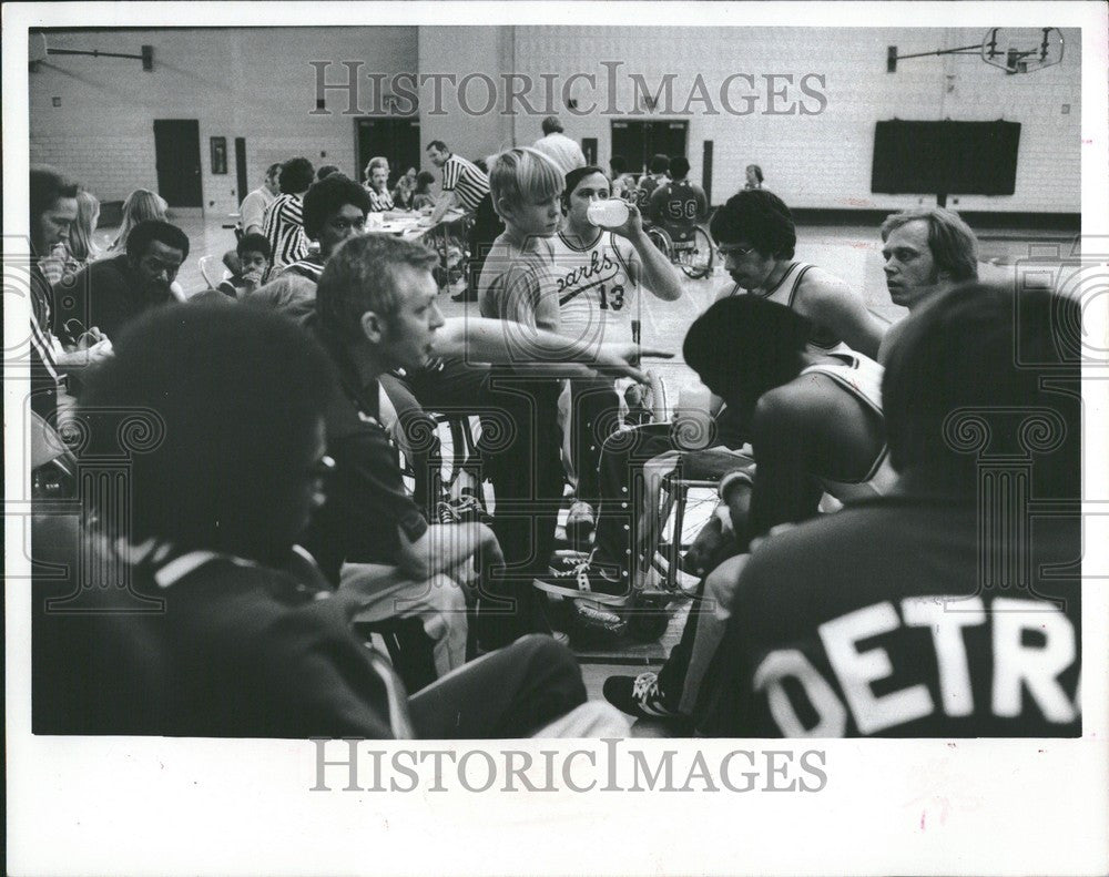 1976 Press Photo Wheelchair Walking Disability - Historic Images