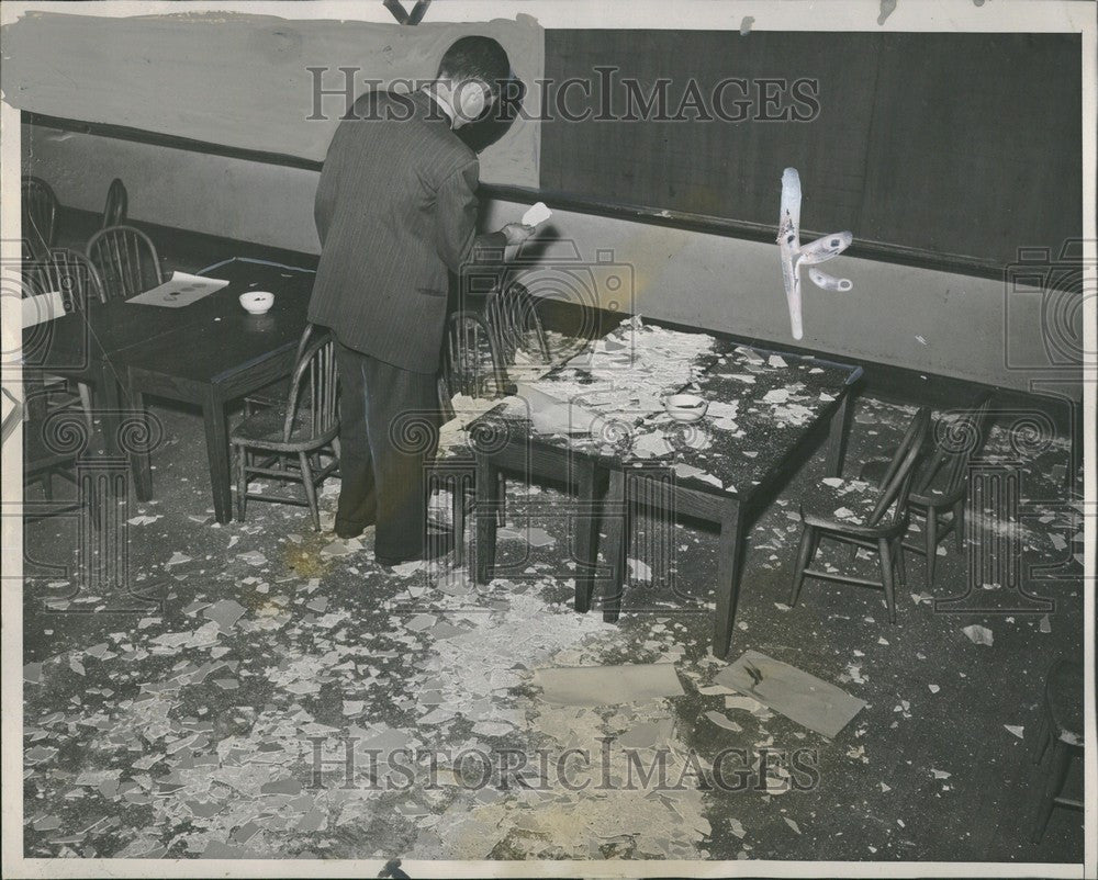 1947 Press Photo Debris Litters Floor tables Witerhalt - Historic Images