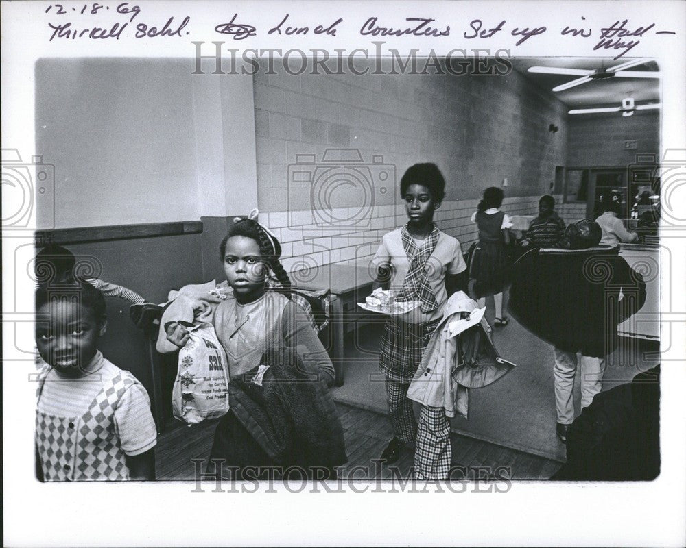 1969 Press Photo Thirkell Elementary School lunch - Historic Images