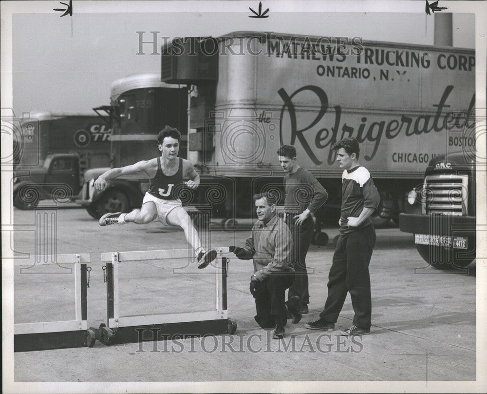 1950 Press Photo St. Joseph&#39;s Blue Jays work out - Historic Images