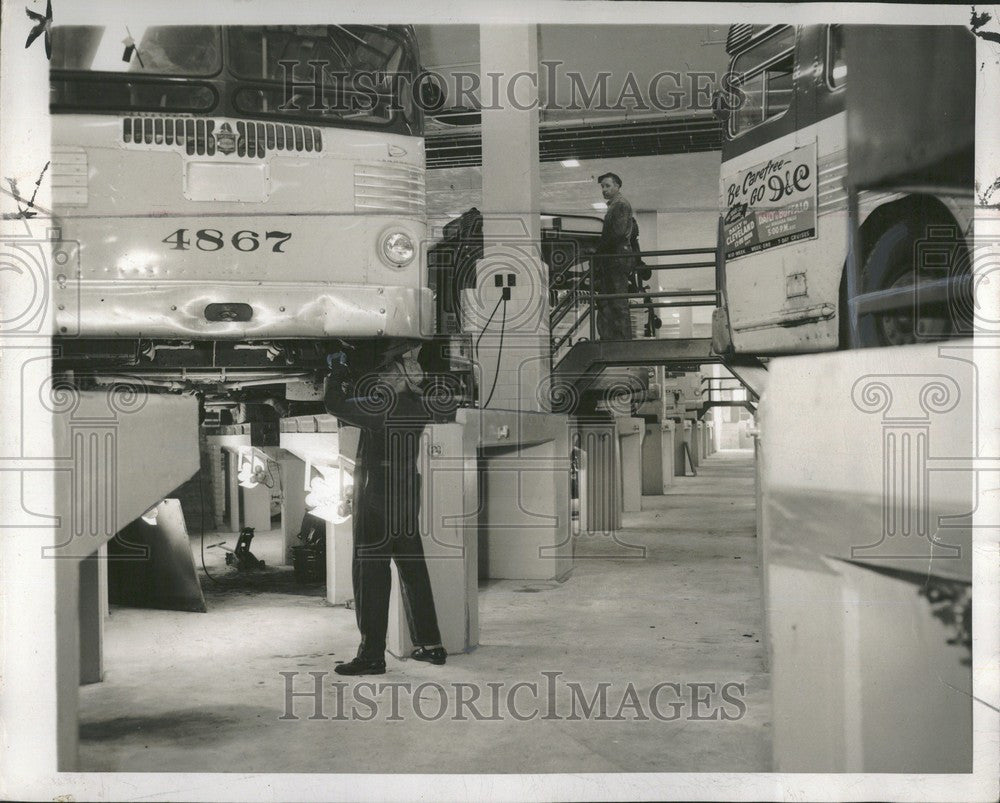 1948 Press Photo DSR Bus Terminal Modern repair pits - Historic Images