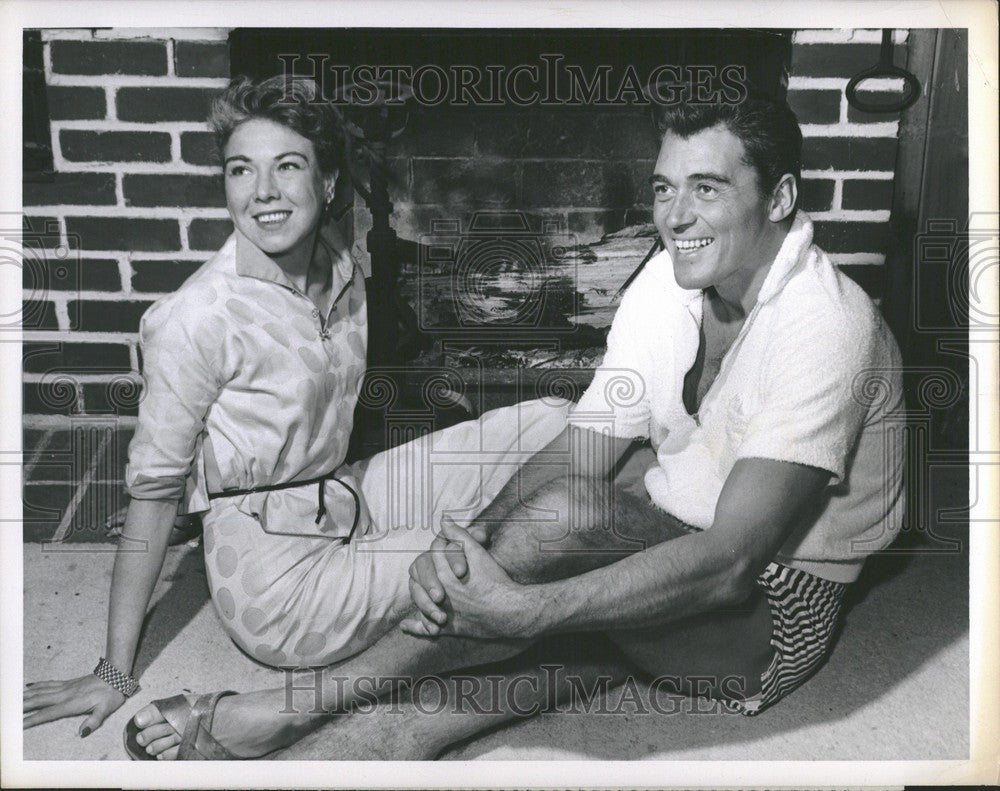 1958 Press Photo Bill Bishop Shirley Actor NBC Wife - Historic Images
