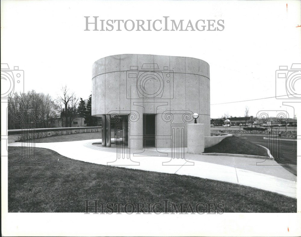 1990 Press Photo Southfield slope hillside Rouge River - Historic Images