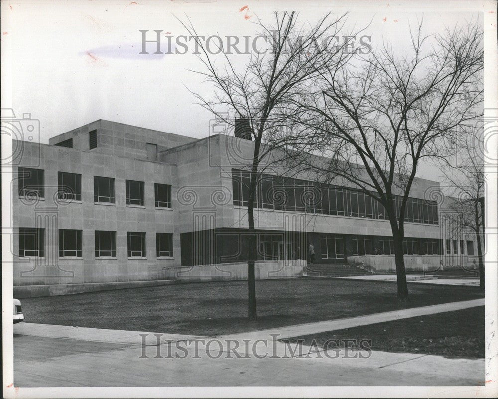 1955 Press Photo University of Detroit building - Historic Images