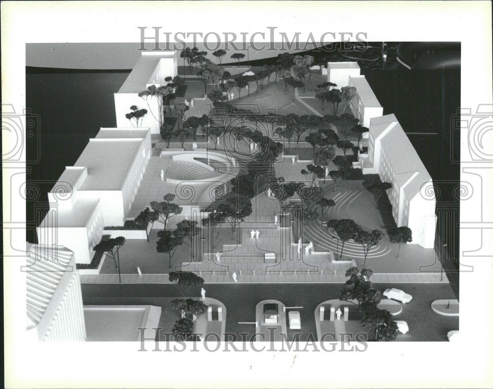 1985 Press Photo University Detroits&#39;s new campus mall - Historic Images