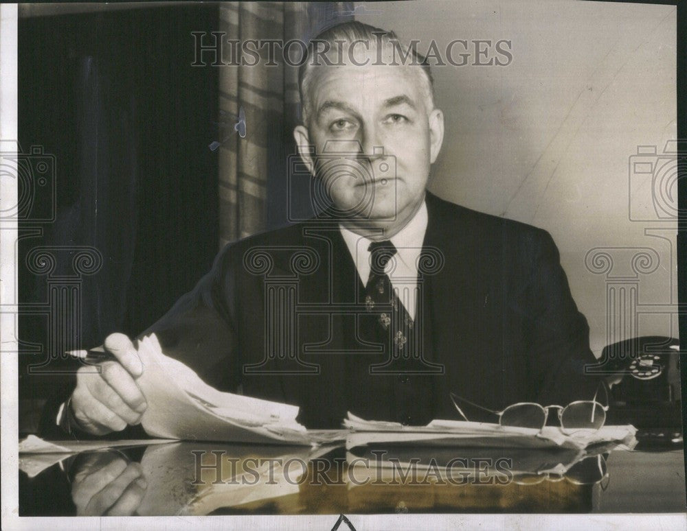 1941 Press Photo Byron Price - Historic Images