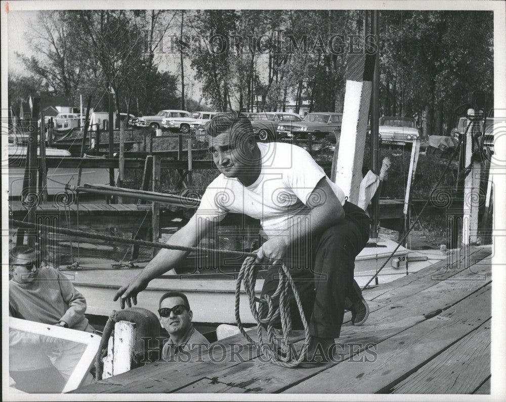 1963 Press Photo Battered Fox Creek Victor Belloni - Historic Images