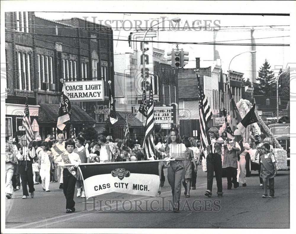 1987 Press Photo Fourth of July - Historic Images