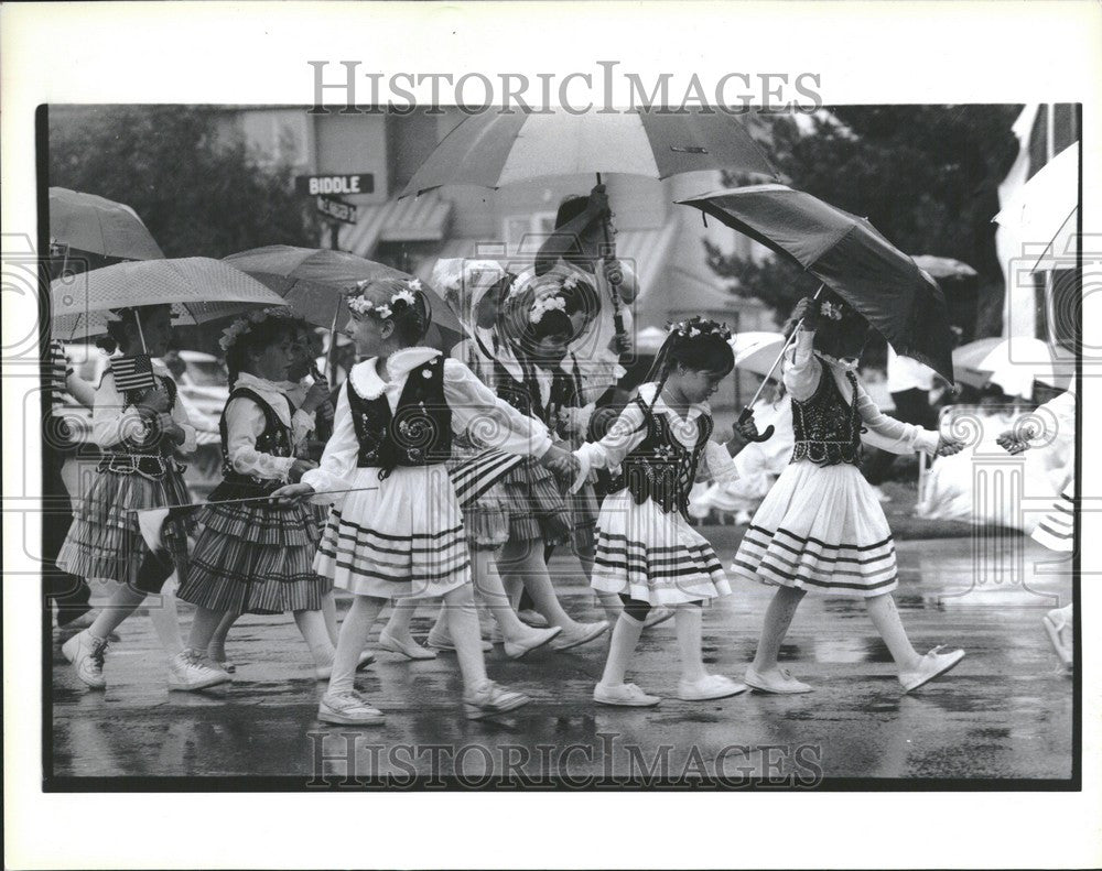 1990 Press Photo Dancers nonverbal communication - Historic Images