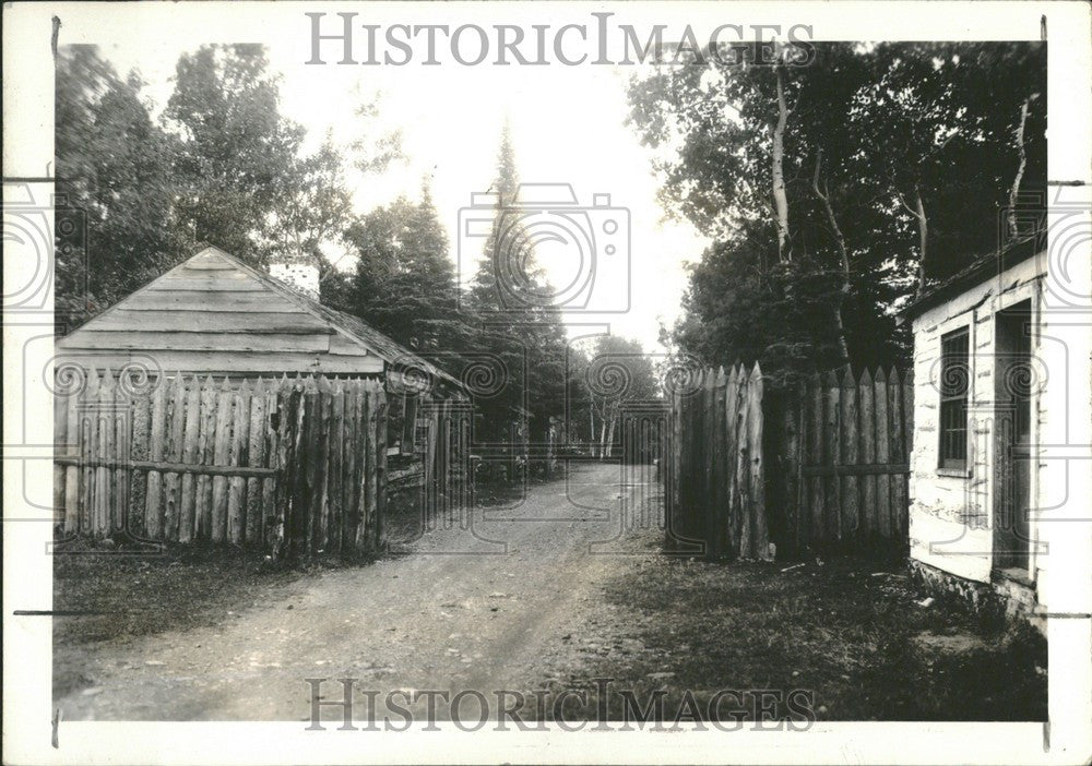 1945 Press Photo stockade Fort Wilkens - Historic Images