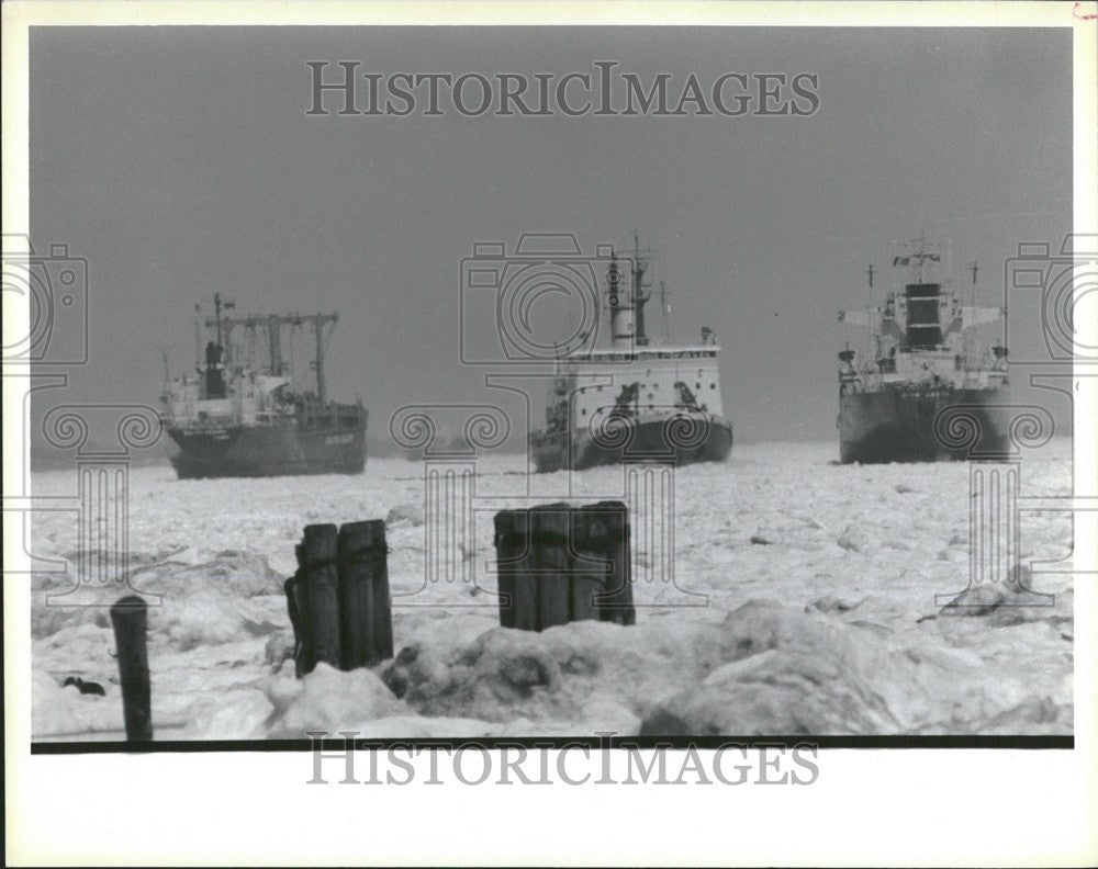 1984 Press Photo Freighters - Historic Images