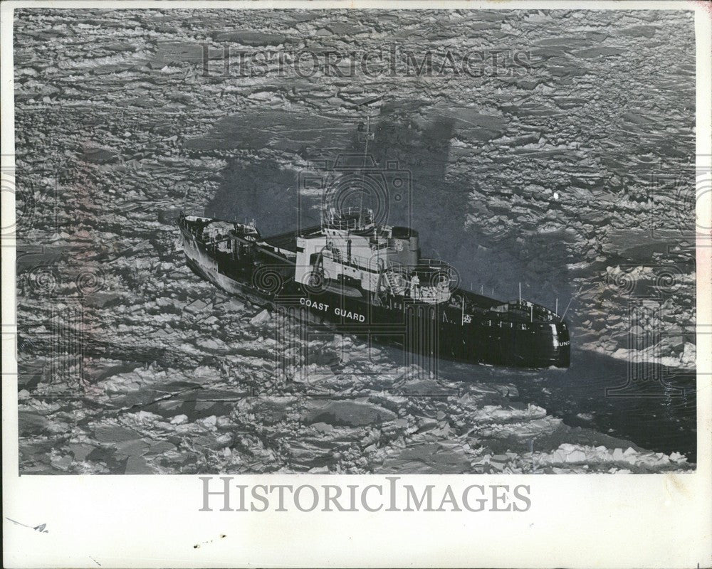 1974 Press Photo Shipping Great Lakes careful - Historic Images