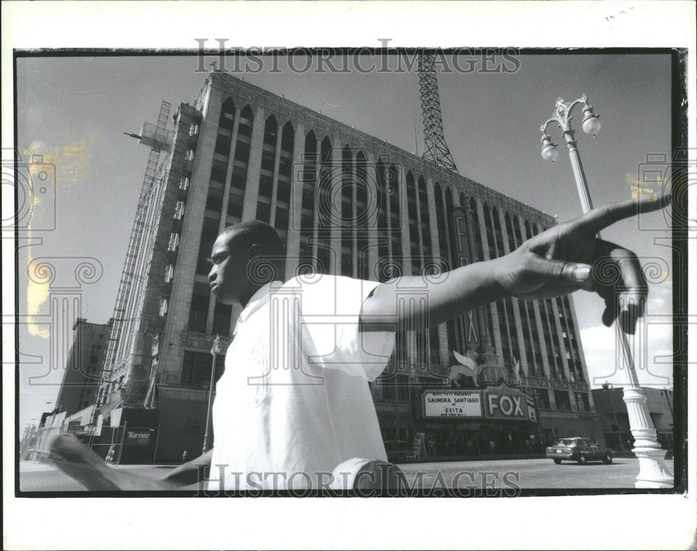 1989 Press Photo Willie Tiggle Detroit Fox Theater - Historic Images