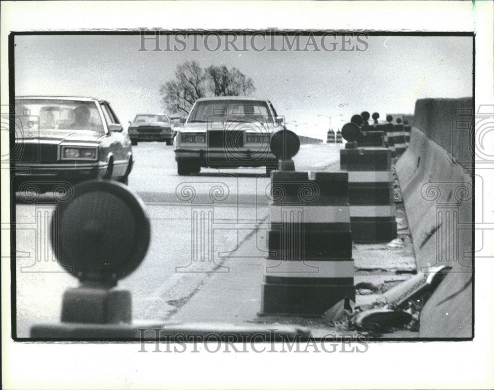 1985 Press Photo Freeway Traffic Northbound Lodge - Historic Images