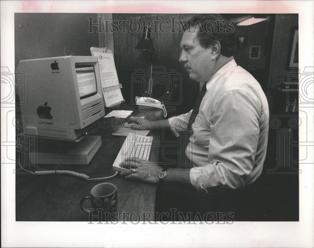 1989 Press Photo Dr. Frank Petrock Pres General System - Historic Images