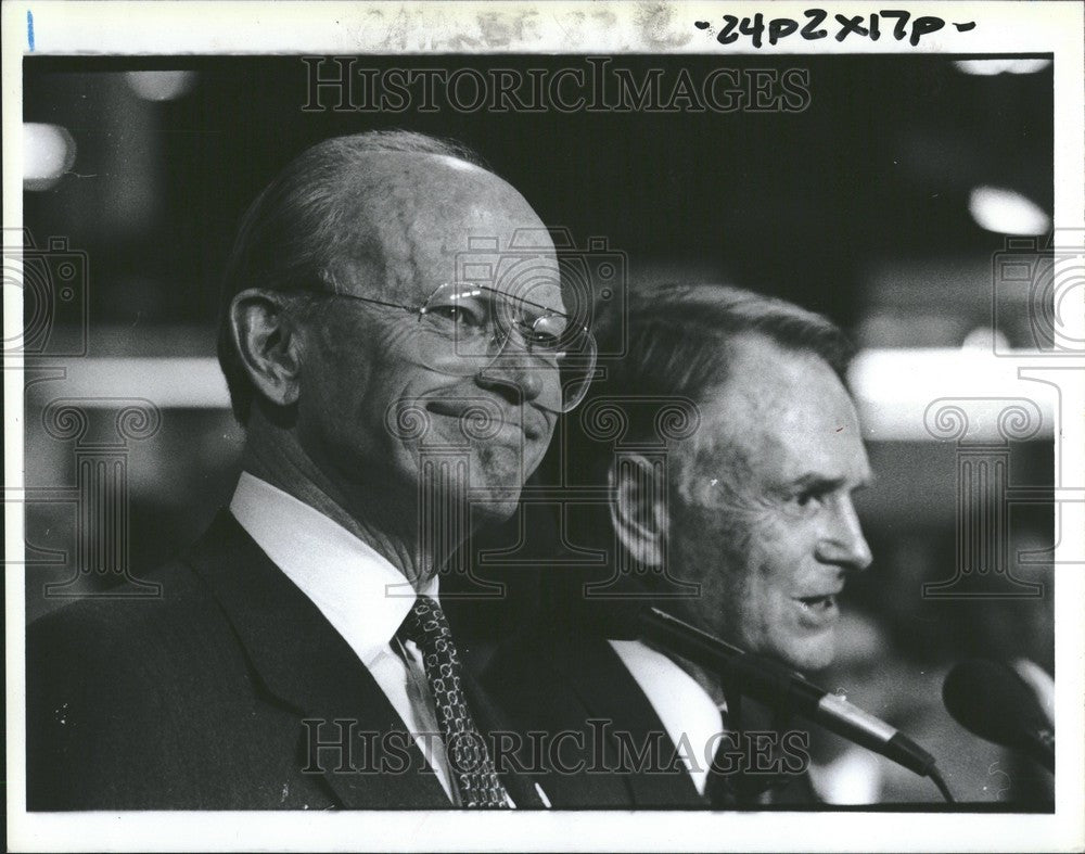 Press Photo Donald Petersen Businessman - Historic Images