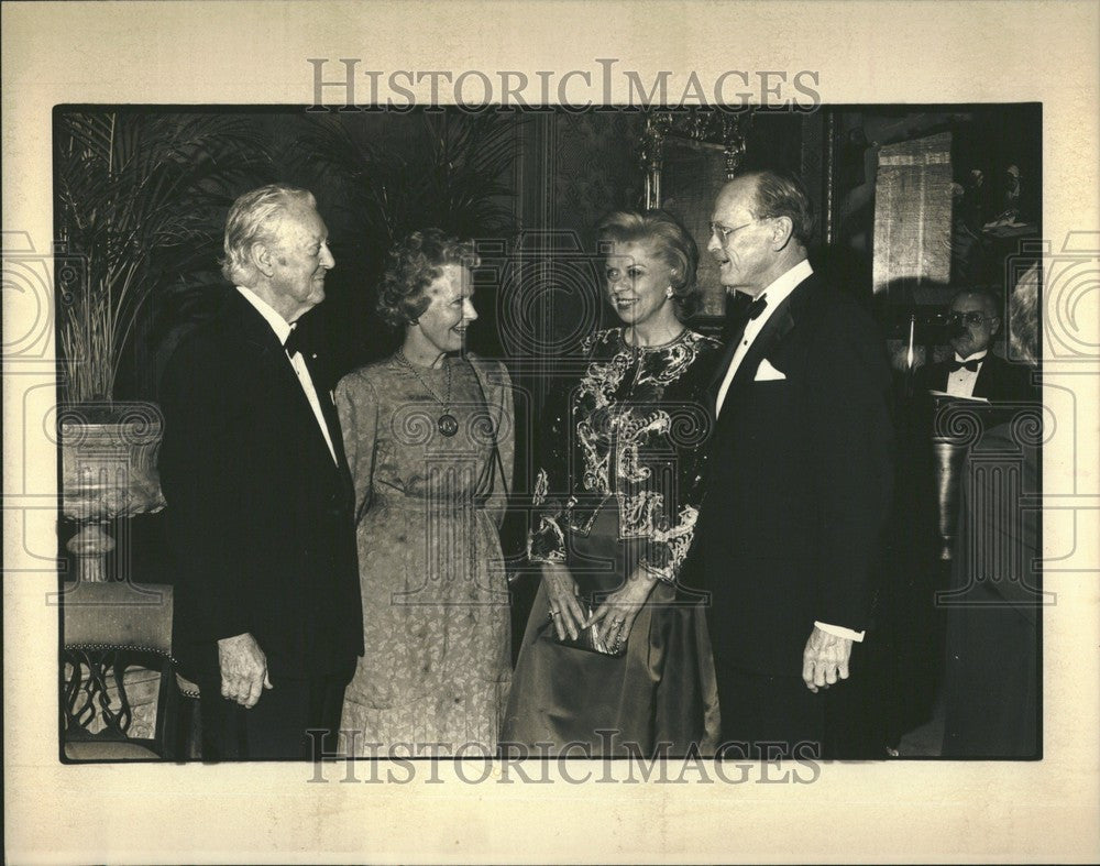 1988 Press Photo Donald Peterson Chairman - Historic Images