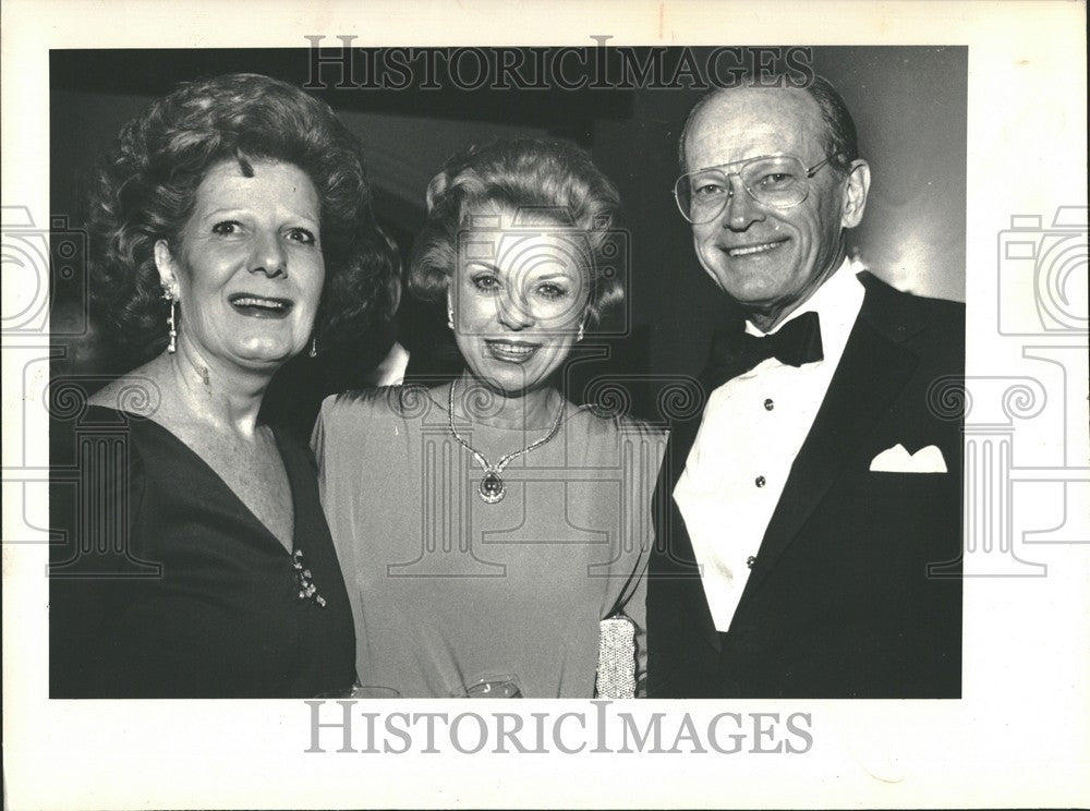 1987 Press Photo D.Petersen USA businessman Ford CEO - Historic Images