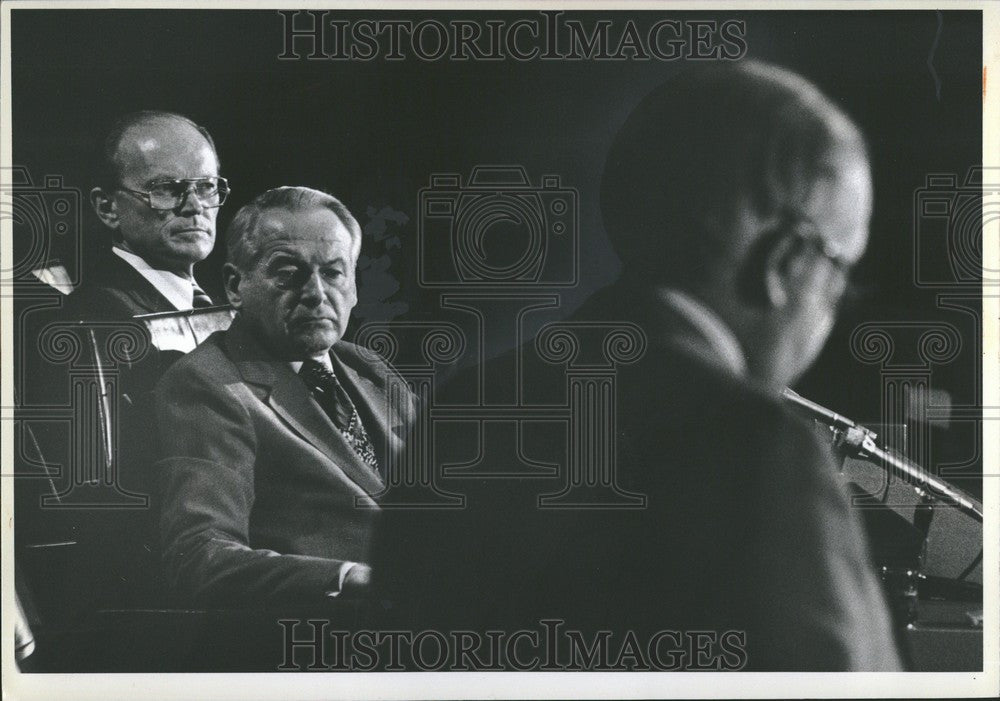 1980 Press Photo Donald Petersen Businessman - Historic Images