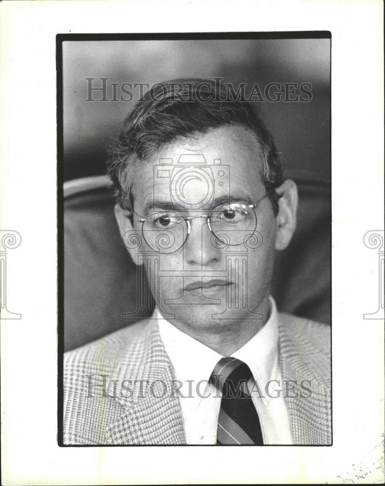 1985 Press Photo Ann Arbor Harold Shapiro take break - Historic Images