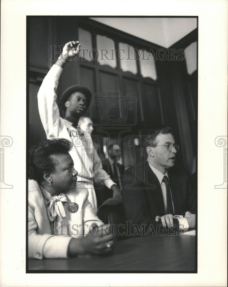 1987 Press Photo Shapiro Varner Mathis Michigan Sit-in - Historic Images