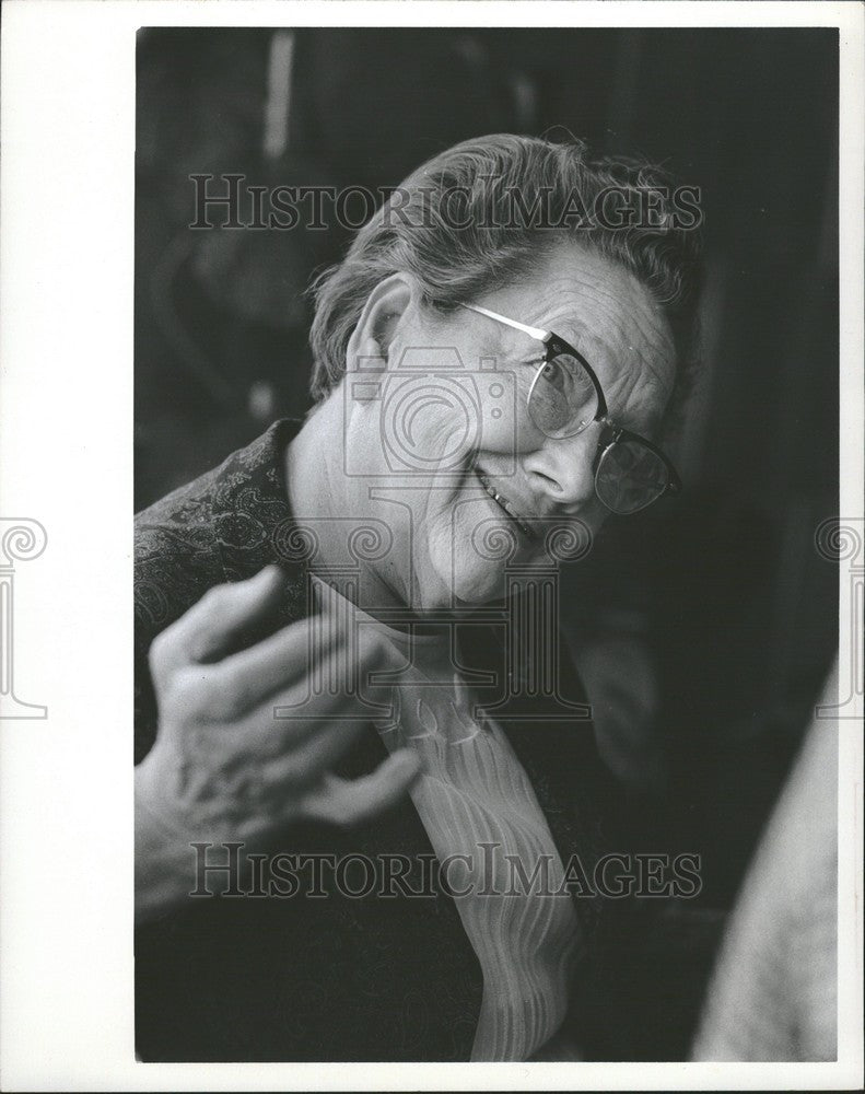 1972 Press Photo Gwen Frostic Artist Author - Historic Images