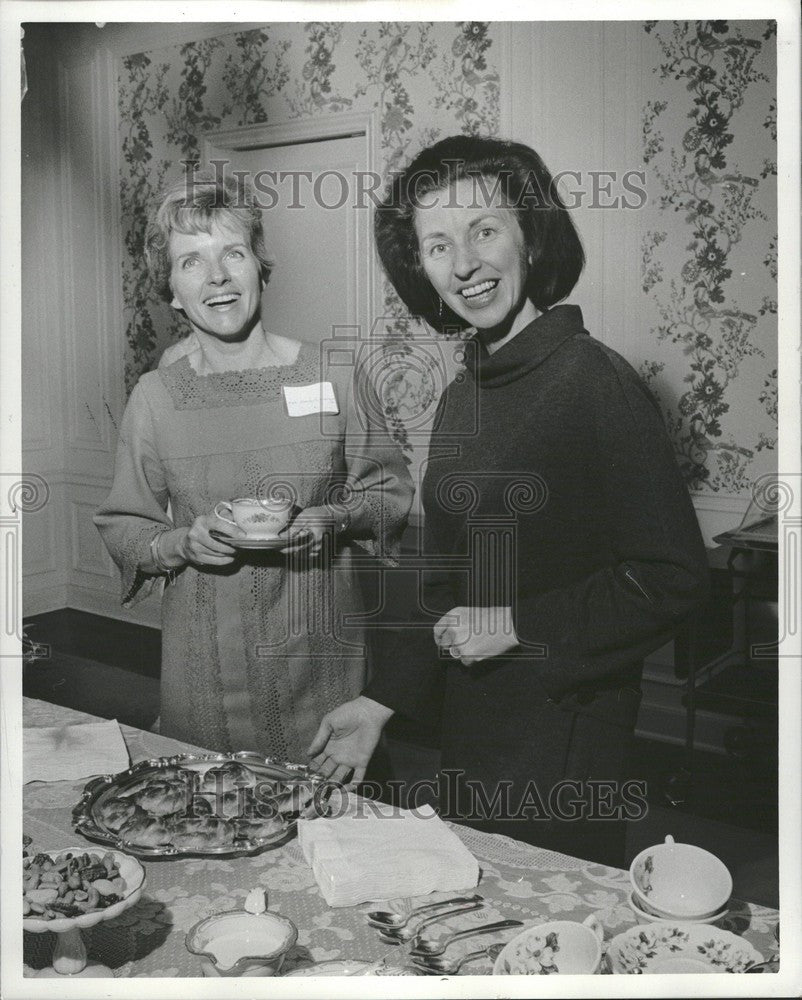 1987 Press Photo Mrs Harvey C. Fruehauf , Mrs Ehrling - Historic Images