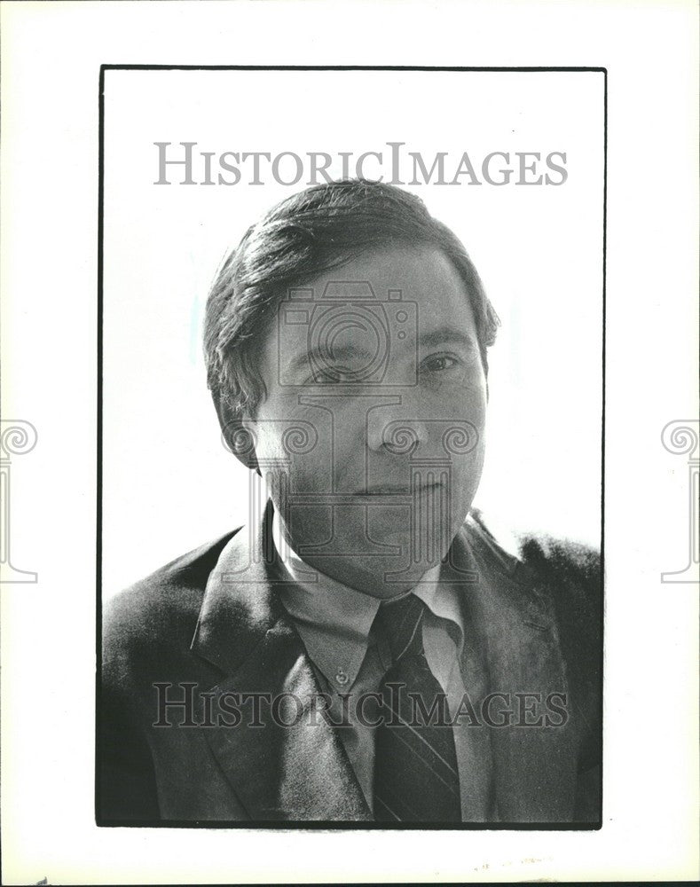 1985 Press Photo Tony Fuller Writer Newsweek magazine - Historic Images