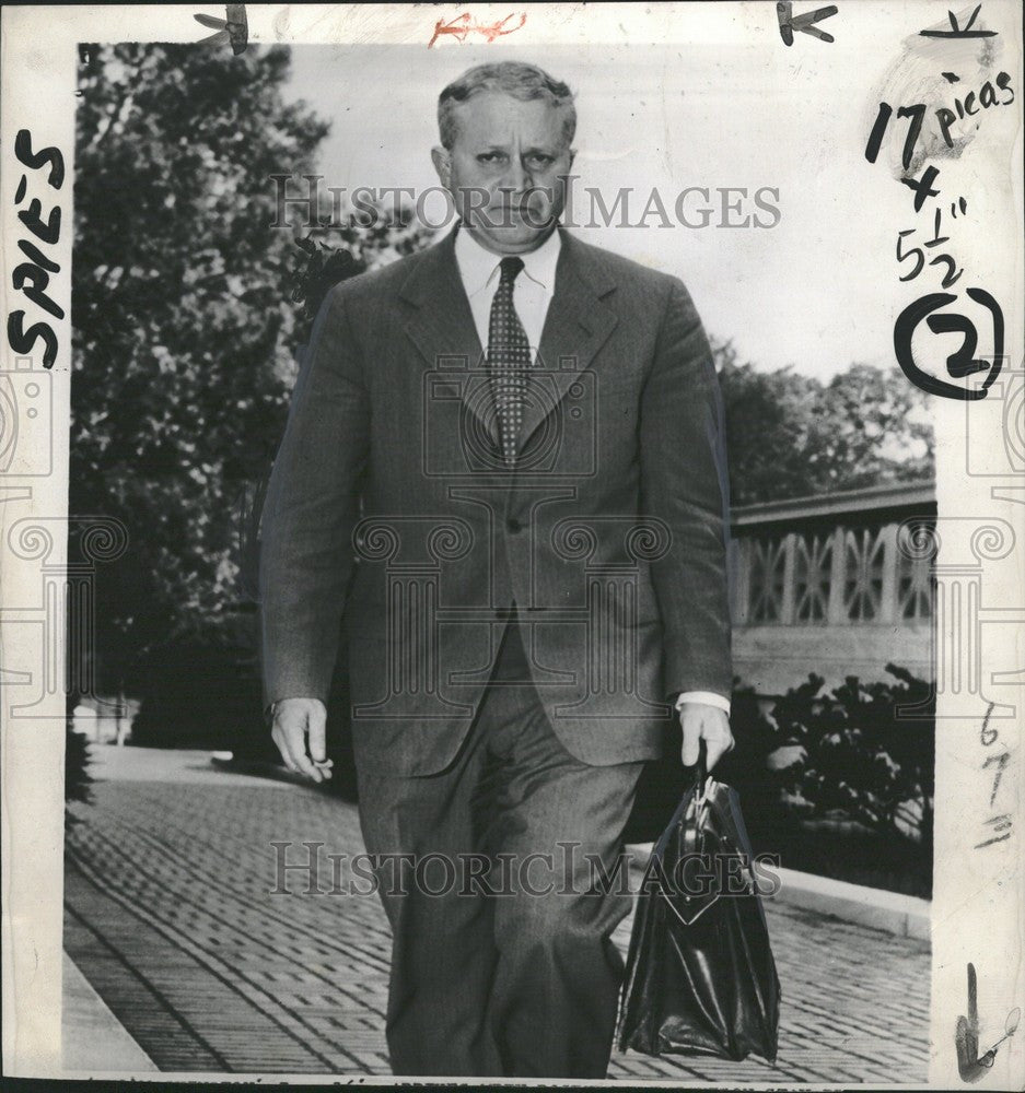 1953 Press Photo Professor Malcolni Sharp Councelor Wil - Historic Images