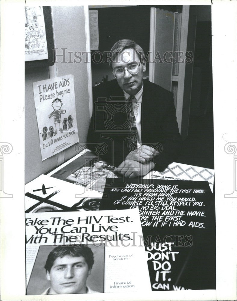 1992 Press Photo Don Sweeney Public Health Aids Teenage - Historic Images