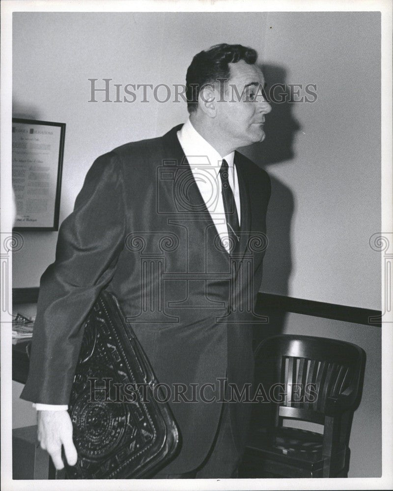 1965 Press Photo Russell L. Swarthout Judge - Historic Images
