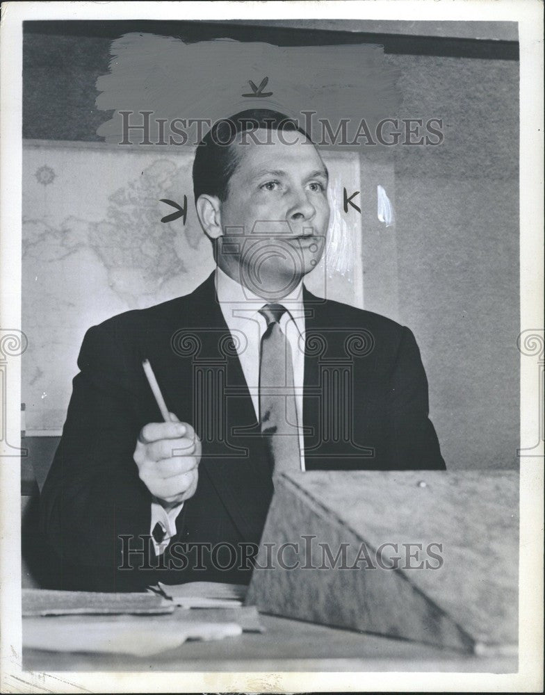 1952 Press Photo john swayze news commentator u.s.a - Historic Images