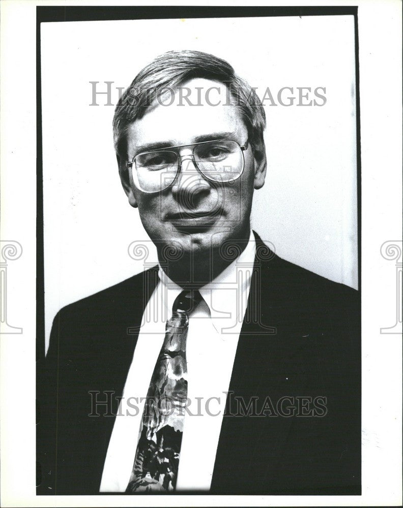 1992 Press Photo Donald Ben Sweeney - health official - Historic Images