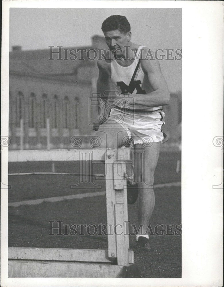 1944 Press Photo Elmer Swanson - Historic Images