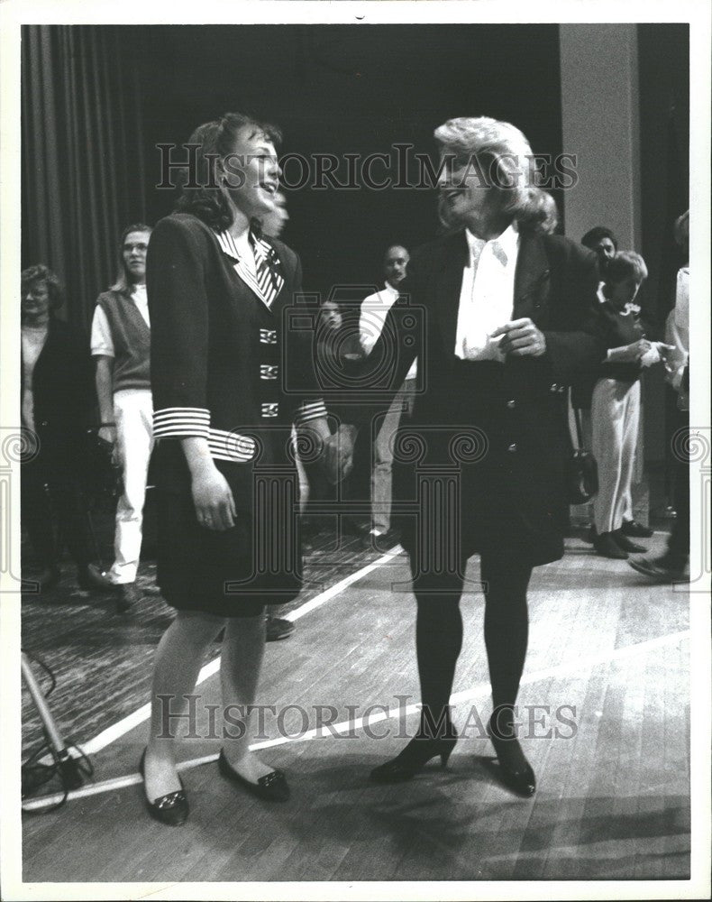 1992 Press Photo Jennifer Swartout AIDS assembly - Historic Images