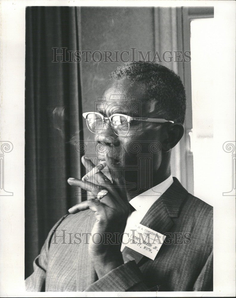 1962 Press Photo Dr. Lionel Swann Jr - Historic Images