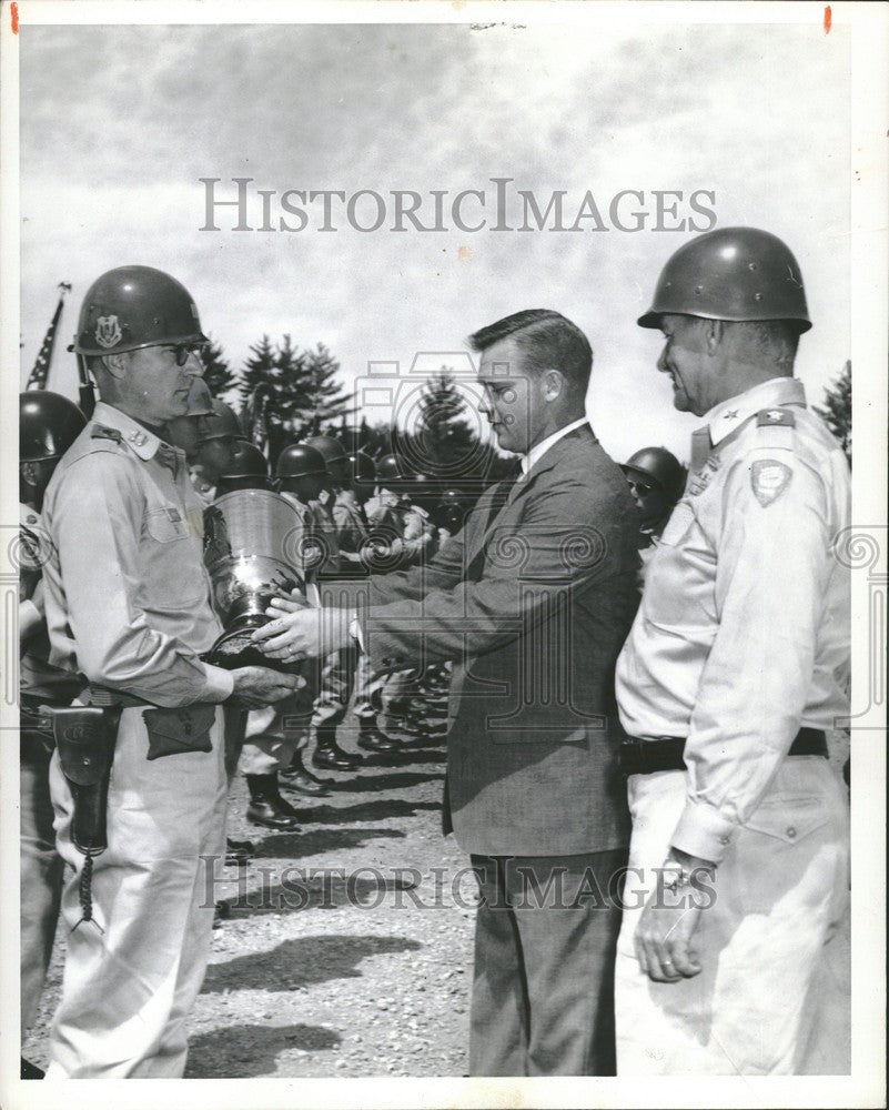 1962 Press Photo george swanison army ceremony - Historic Images