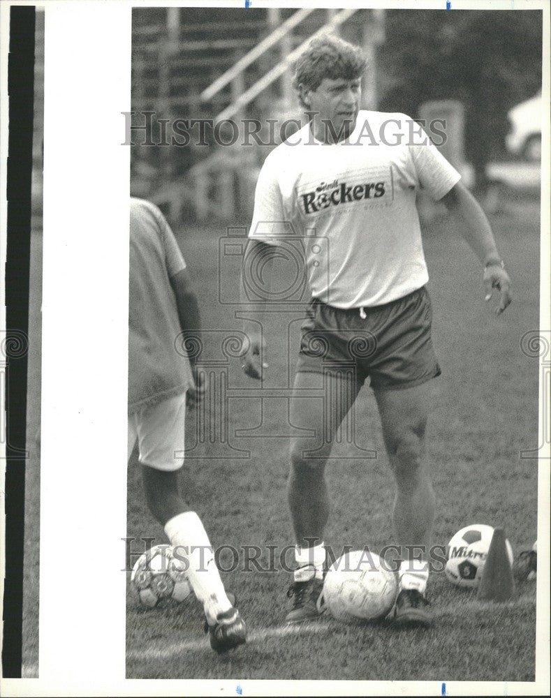 1990 Press Photo Brian Tinnion Soccer - Historic Images