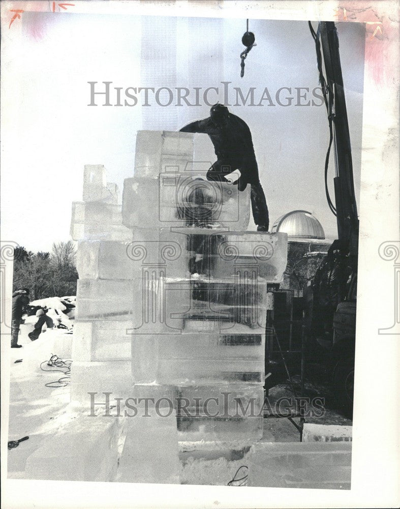 1984 Press Photo ICE SCULPTURE CHUCK WEDHORN - Historic Images