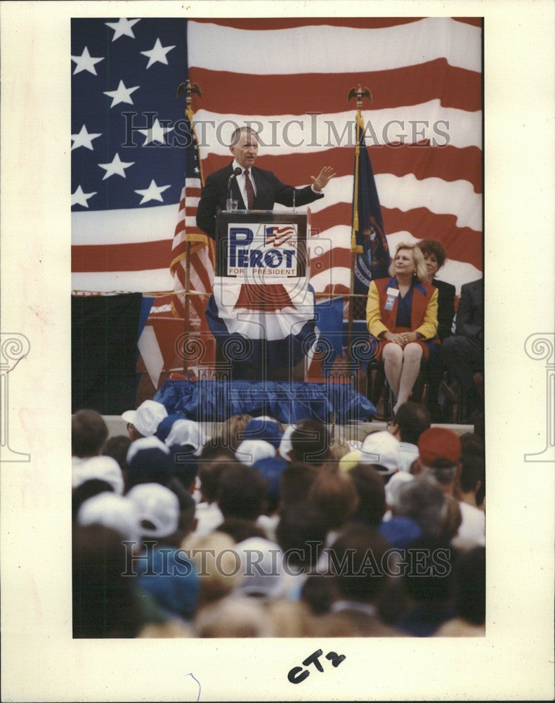 1992 Press Photo Ross Perot State Capitol Lancing - Historic Images