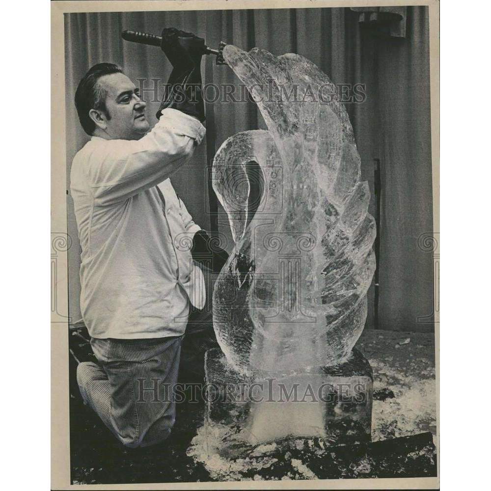 1970 Press Photo Ice sculpture Raw Material