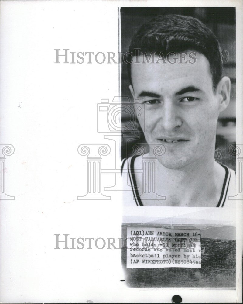 1964 Press Photo ANN ARBOR basketball player - Historic Images