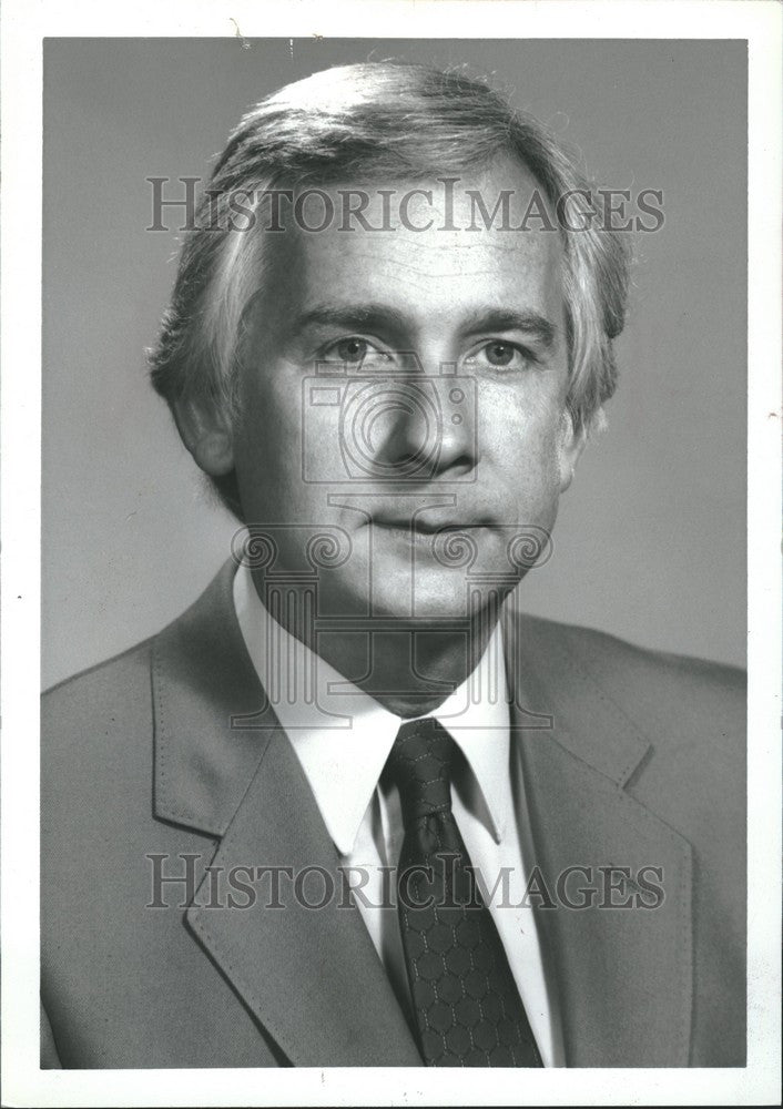 1982 Press Photo Ernst Vice President Ford Earl Design - Historic Images