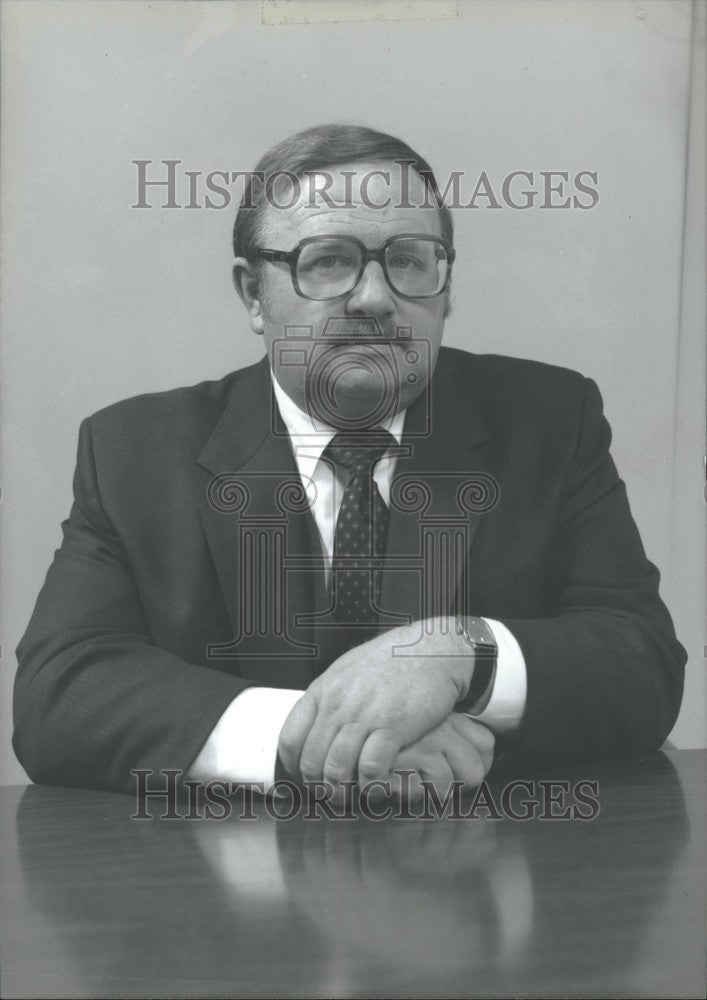 1991 Press Photo Atlee S. Hart Pres. Signals & Systems - Historic Images