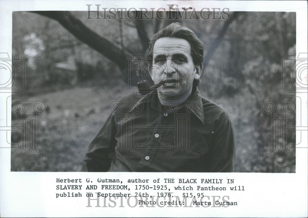 1976 Press Photo Herbert Gutman Author Slavery Freedom - Historic Images